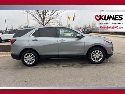 Used 2024 Chevrolet Equinox LT image 4