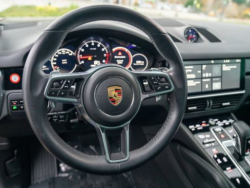 Used 2019 Porsche Cayenne image 12