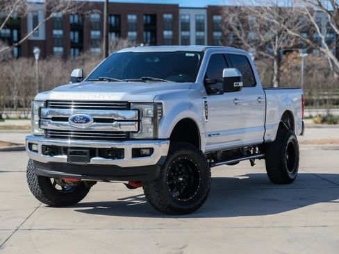 Used 2017 Ford F250 Lariat w/ Lariat Value Package image 7