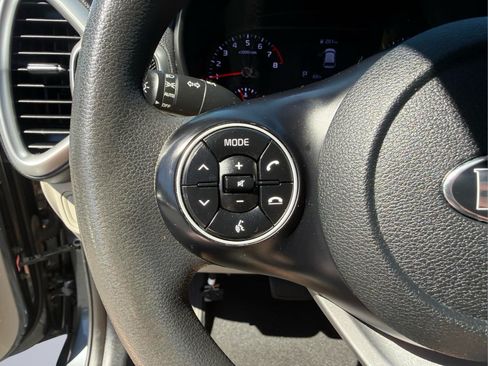 Used 2020 Kia Soul LX FWD image 23