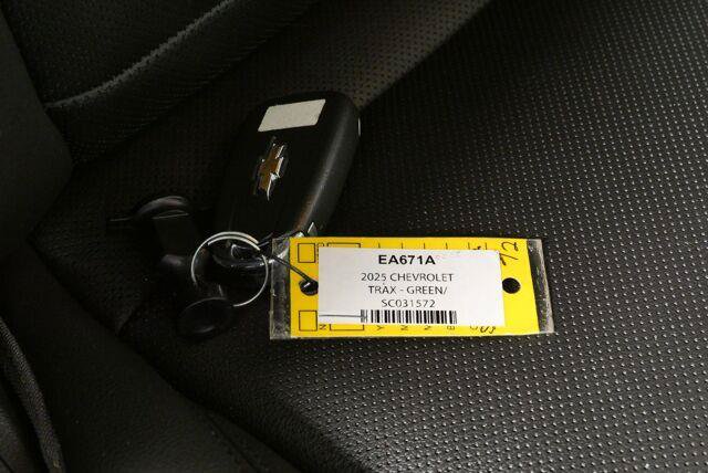 Used 2025 Chevrolet Trax ACTIV w/ Sunroof Package FWD image 35
