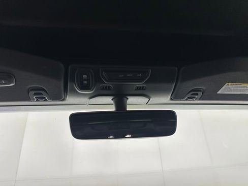 Used 2023 Jeep Wrangler Unlimited w/ Sun & Screen Package image 24