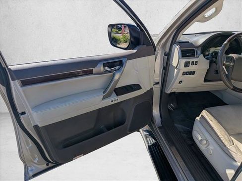 Used 2016 Lexus GX 460 w/ Premium Package AWD/4WD image 10