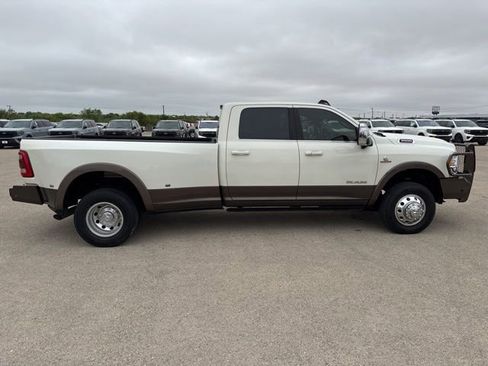 Used 2023 RAM 3500 Limited AWD/4WD image 9