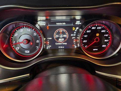 Used 2019 Dodge Charger Scat Pack w/ Technology Group RWD image 37