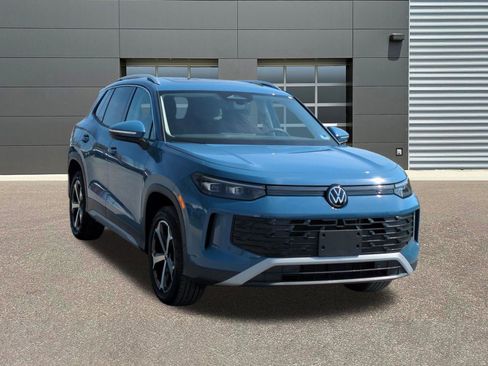 New 2026 Volkswagen Tiguan SE image 1