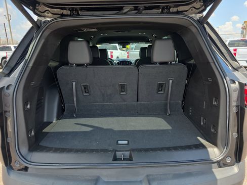 Used 2023 Chevrolet Traverse RS AWD/4WD image 13