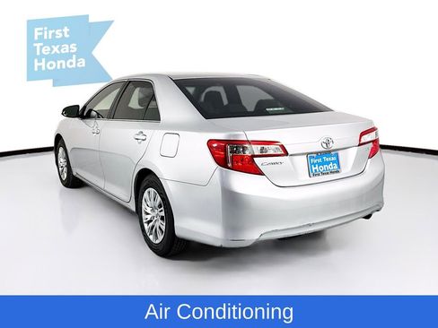 Used 2013 Toyota Camry LE image 6