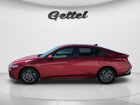 Used 2024 Hyundai Elantra Blue FWD image 8