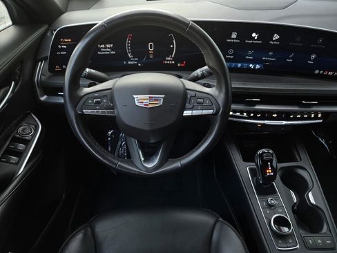 Used 2024 Cadillac XT4 Premium Luxury image 12