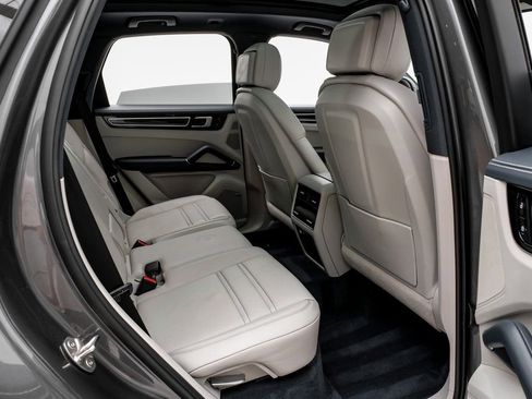 Used 2019 Porsche Cayenne image 31