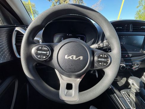 Used 2025 Kia Soul LX w/ LX Technology Package image 25