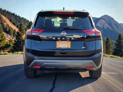 Used 2023 Nissan Rogue SL w/ SL Premium Package FWD image 6