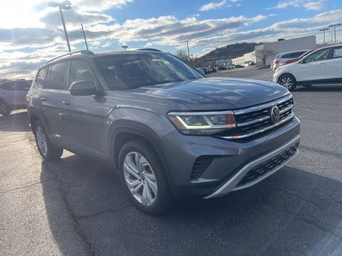 Used 2021 Volkswagen Atlas SE w/ Panoramic Sunroof Package image 3