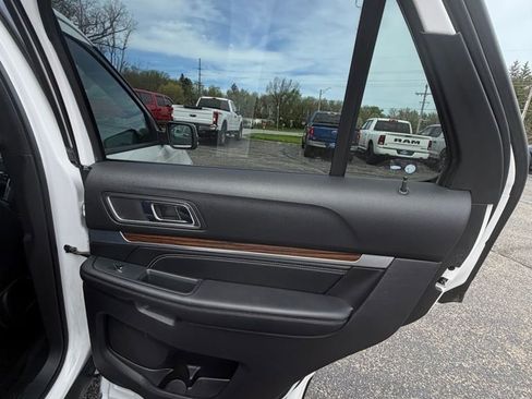 Certified 2019 Ford Explorer Limited w/ Class III Trailer Tow Package AWD/4WD image 13