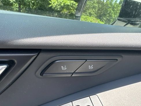 Used 2024 Kia Niro Wave w/ Wave Preserve Package FWD image 14