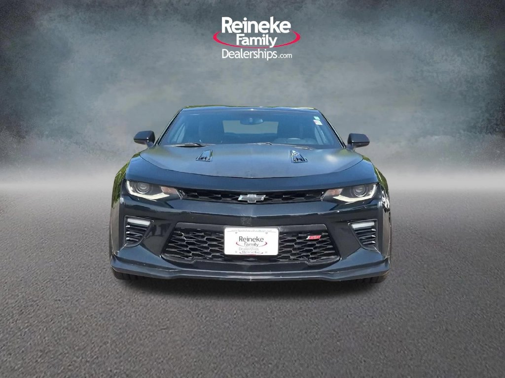 Used 2018 Chevrolet Camaro SS RWD image 2