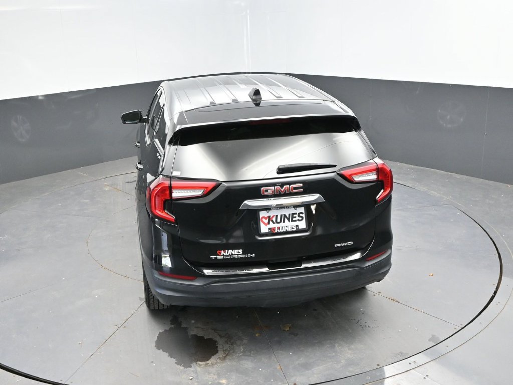 Used 2024 GMC Terrain SLE AWD/4WD image 27
