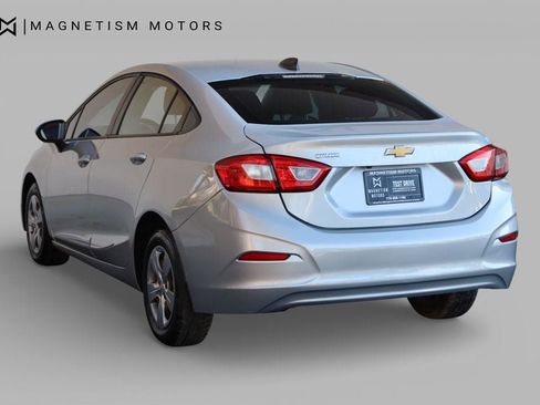 Used 2018 Chevrolet Cruze LS image 7