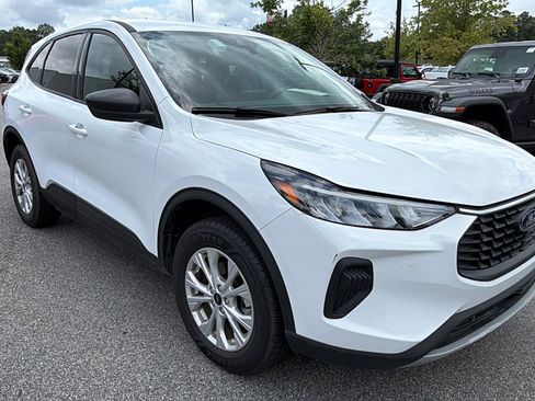 Used 2025 Ford Escape Active AWD/4WD image 5