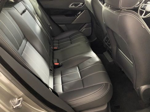 Used 2022 Land Rover Range Rover Velar R-Dynamic S image 31