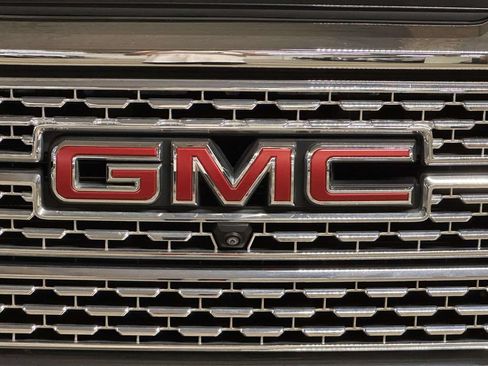 Certified 2020 GMC Sierra 1500 Denali w/ Denali Premium Package AWD/4WD image 8
