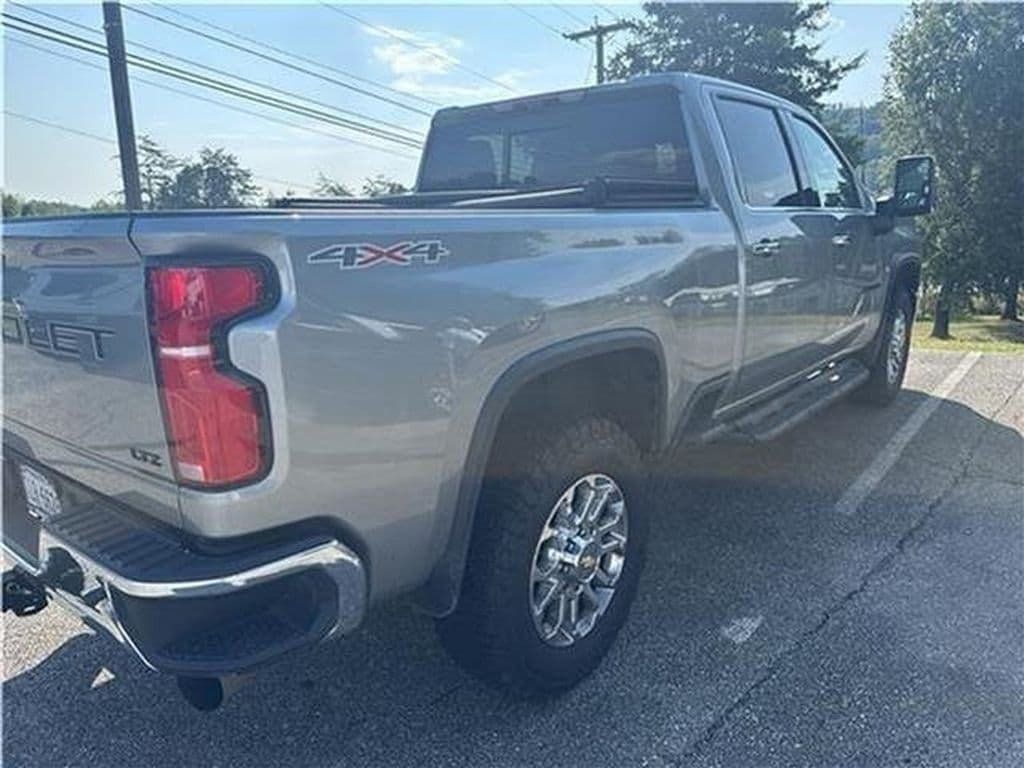 Used 2024 Chevrolet Silverado 2500 LTZ w/ LTZ Premium Package AWD/4WD image 28
