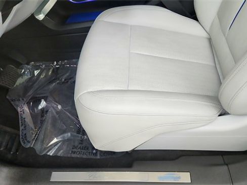 Used 2025 Cadillac Lyriq Luxury image 34