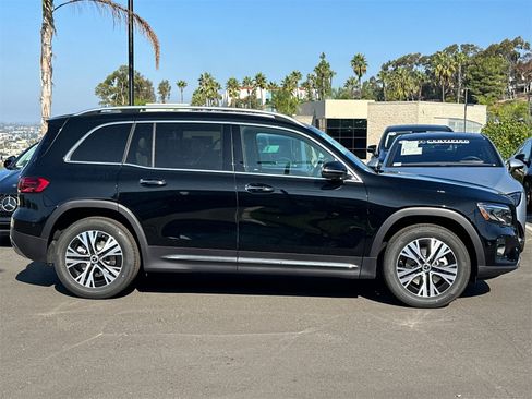 New 2026 Mercedes-Benz GLB 250 image 2