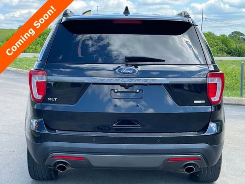 Used 2017 Ford Explorer XLT w/ Equipment Group 202A AWD/4WD image 3