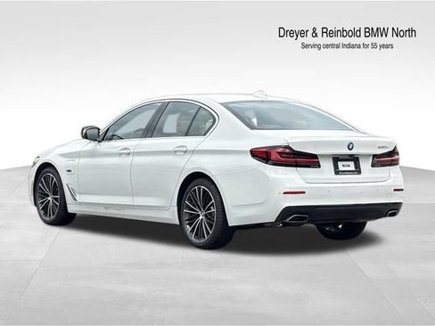 Used 2023 BMW 530e w/ Premium Package RWD image 4