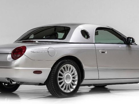 Used 2005 Ford Thunderbird Deluxe image 4