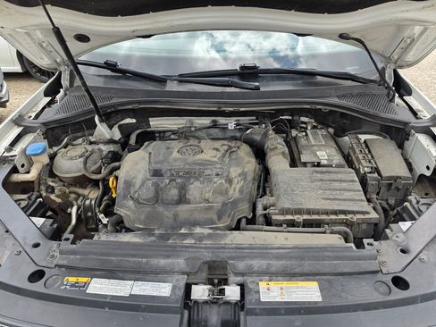 Used 2022 Volkswagen Tiguan SE image 9