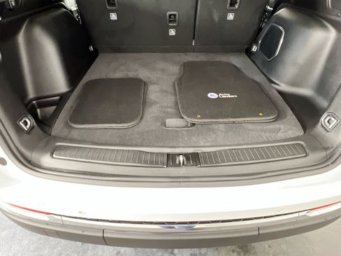 Used 2022 Jeep Grand Cherokee Limited image 26