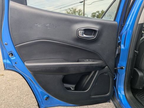 Used 2019 Jeep Compass Latitude AWD/4WD image 14