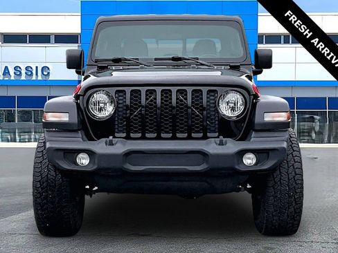 Used 2020 Jeep Gladiator Sport w/ Quick Order Package 24S AWD/4WD image 2