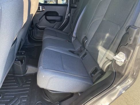 Used 2024 Jeep Gladiator Sport image 35