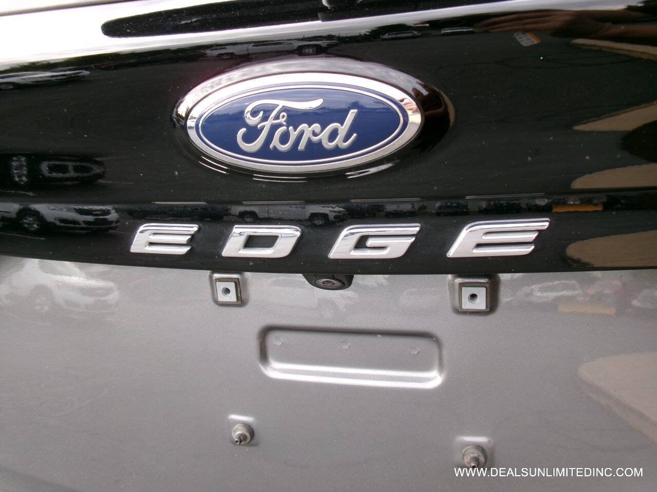 Used 2023 Ford Edge SE AWD/4WD image 5