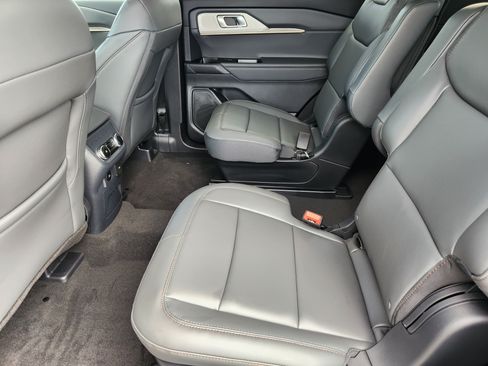 New 2026 Ford Explorer Active w/ Active Comfort Package RWD image 19