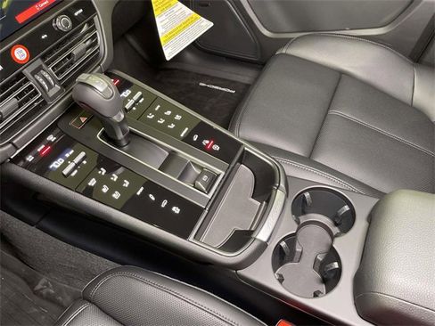 New 2026 Porsche Macan image 34