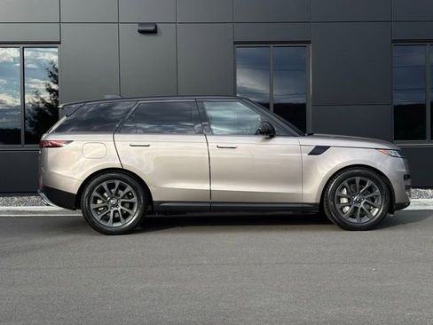 Used 2023 Land Rover Range Rover Sport SE image 8