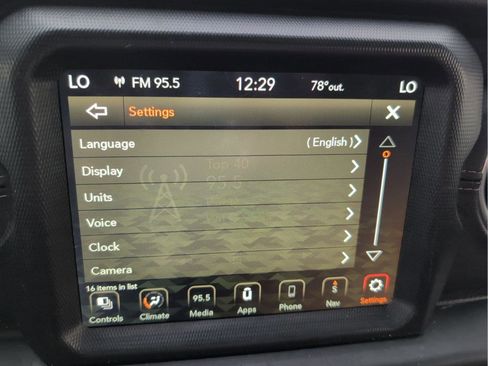 Used 2021 Jeep Wrangler Unlimited Sahara w/ Safety Group image 23