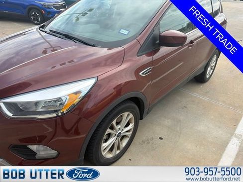 Used 2018 Ford Escape SE AWD/4WD image 2