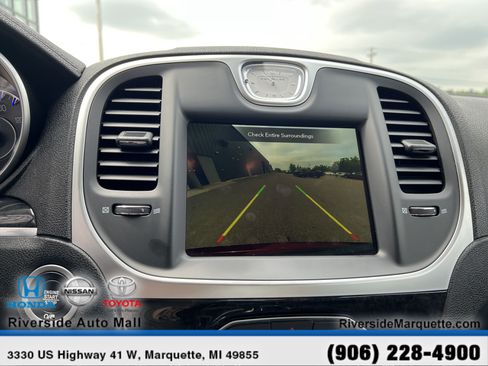 Used 2023 Chrysler 300 Touring L w/ Comfort Group image 22