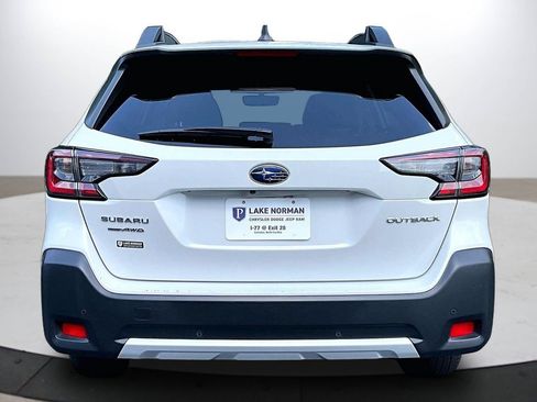 Used 2024 Subaru Outback Limited AWD/4WD image 8