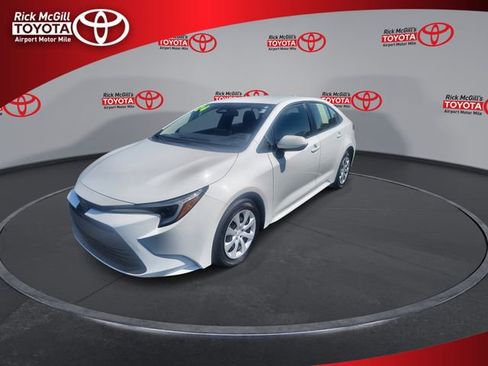 Used 2024 Toyota Corolla LE FWD image 4