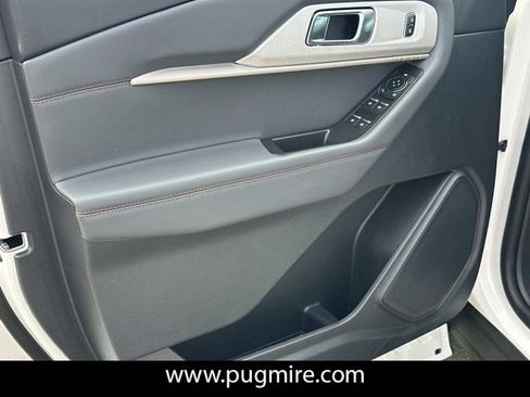 New 2026 Ford Explorer Active RWD image 10