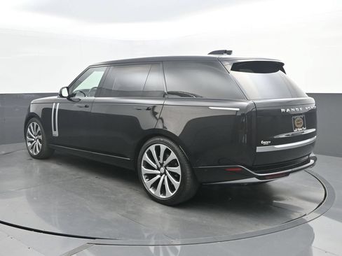 Used 2025 Land Rover Range Rover Long Wheelbase Autobiography AWD/4WD image 3