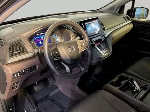 Used 2018 Honda Odyssey EX image 18