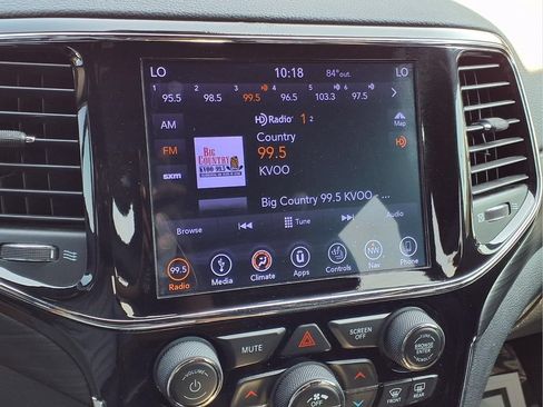 Used 2019 Jeep Grand Cherokee Altitude AWD/4WD image 9